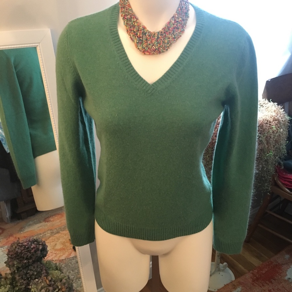 🔥CASHMERE SALE!!!🔥 Light jade green V-neck.